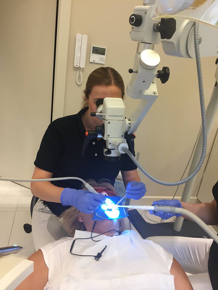 Leczenie endodontyczne zębów pod mikroskopem